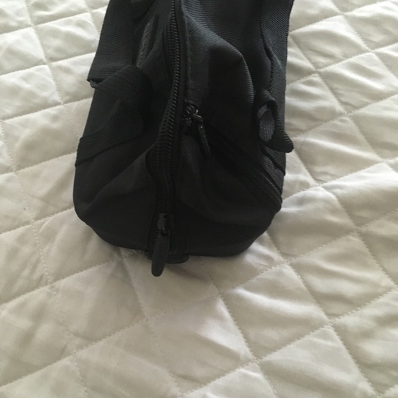 Garmin GPS Bag / Cosmetic Bag / Nylon Satchel - Picture 2 of 3